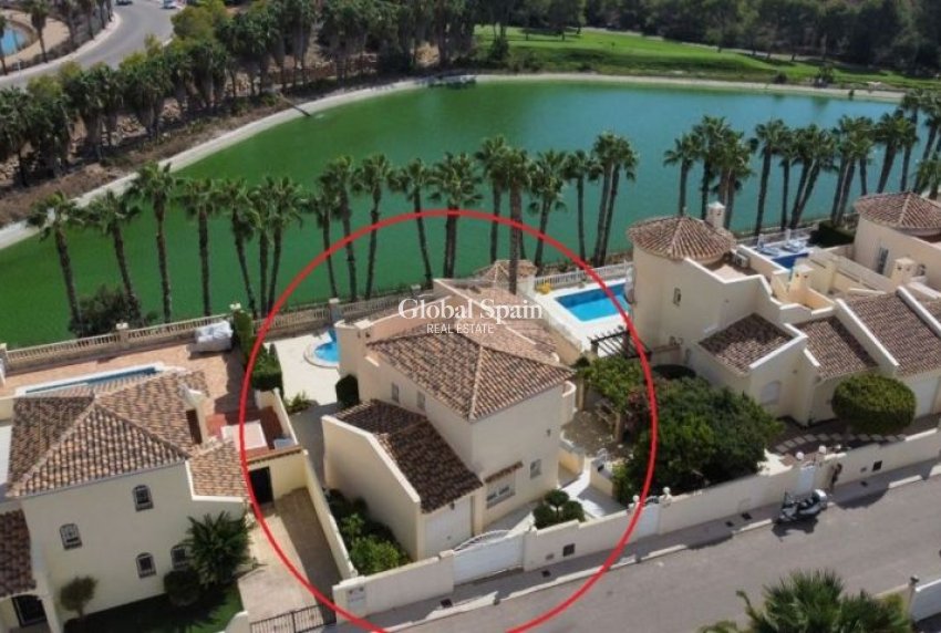 Odsprzedaż - WILLA  -
ORIHUELA COSTA - 