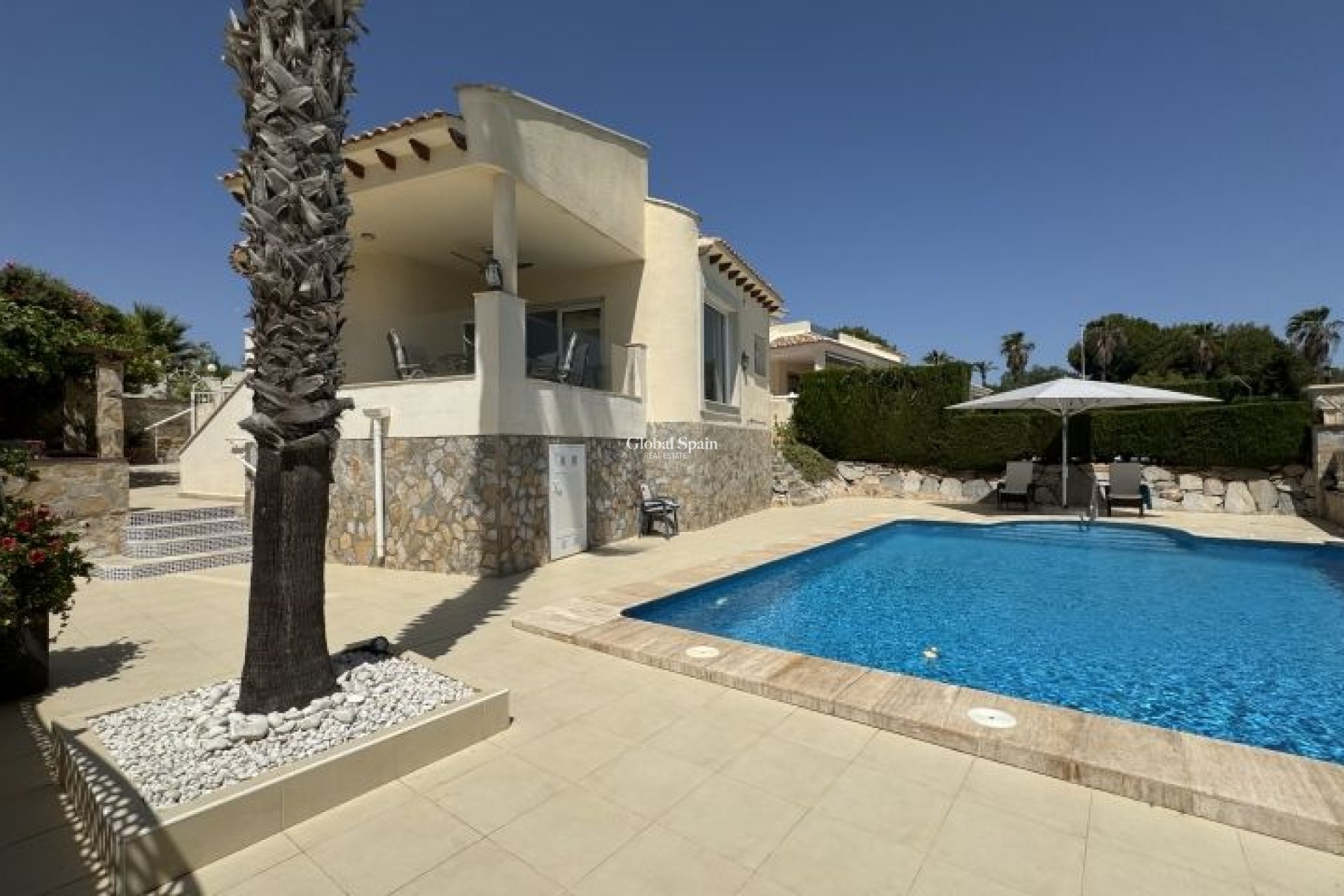 Odsprzedaż - WILLA  -
ORIHUELA COSTA - 
