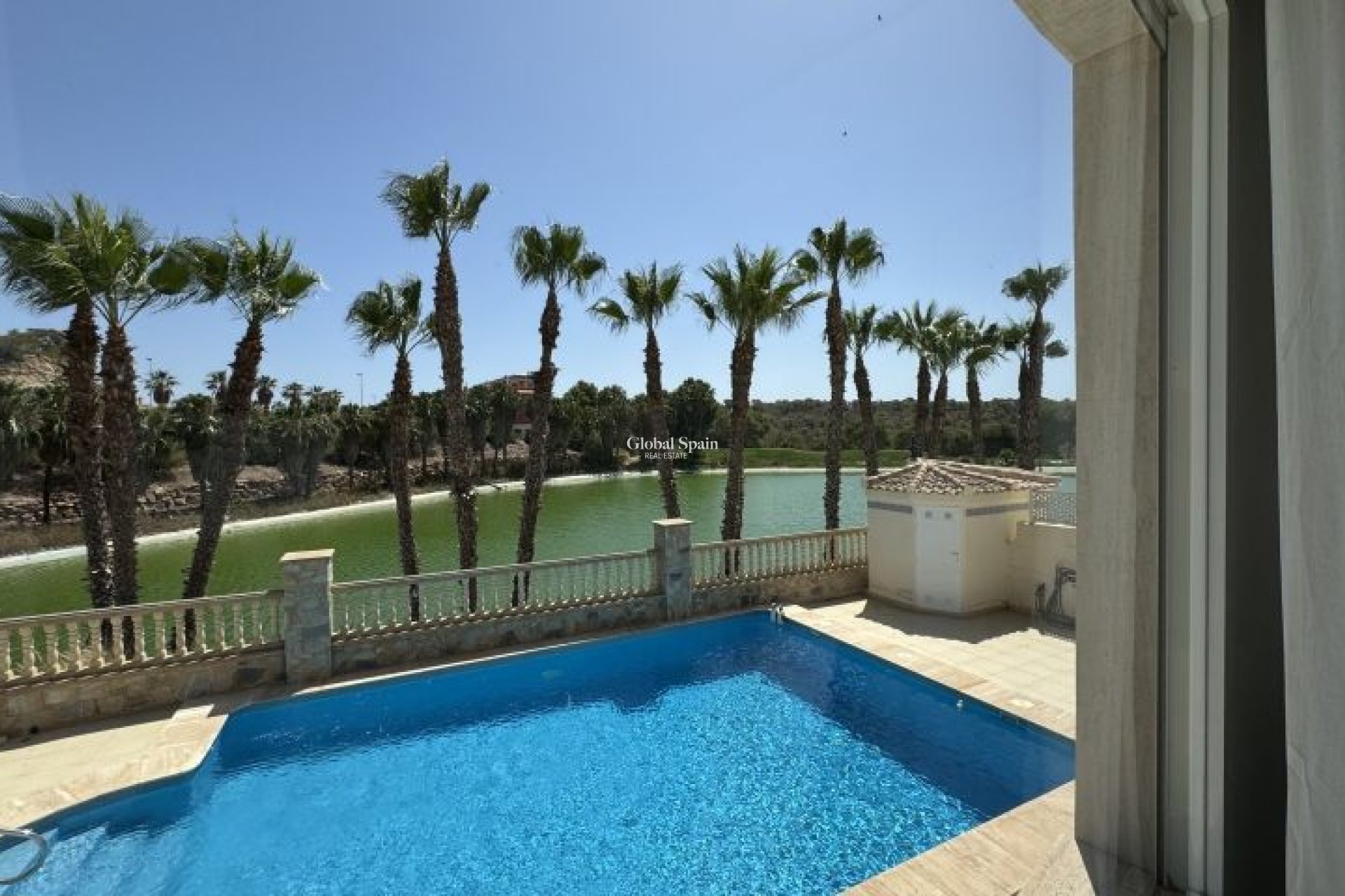 Odsprzedaż - WILLA  -
ORIHUELA COSTA - 