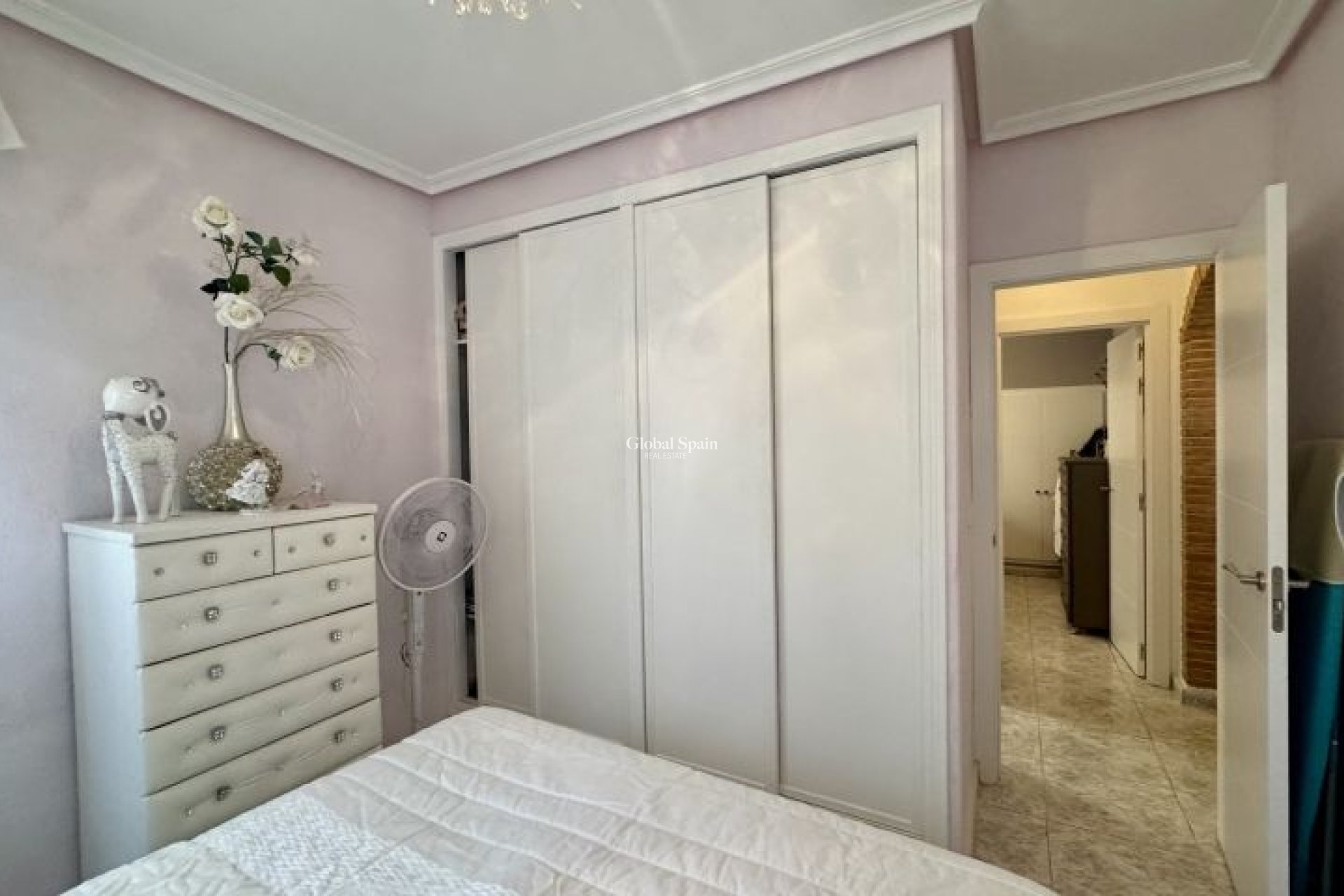 Odsprzedaż - WILLA  -
ORIHUELA COSTA - 