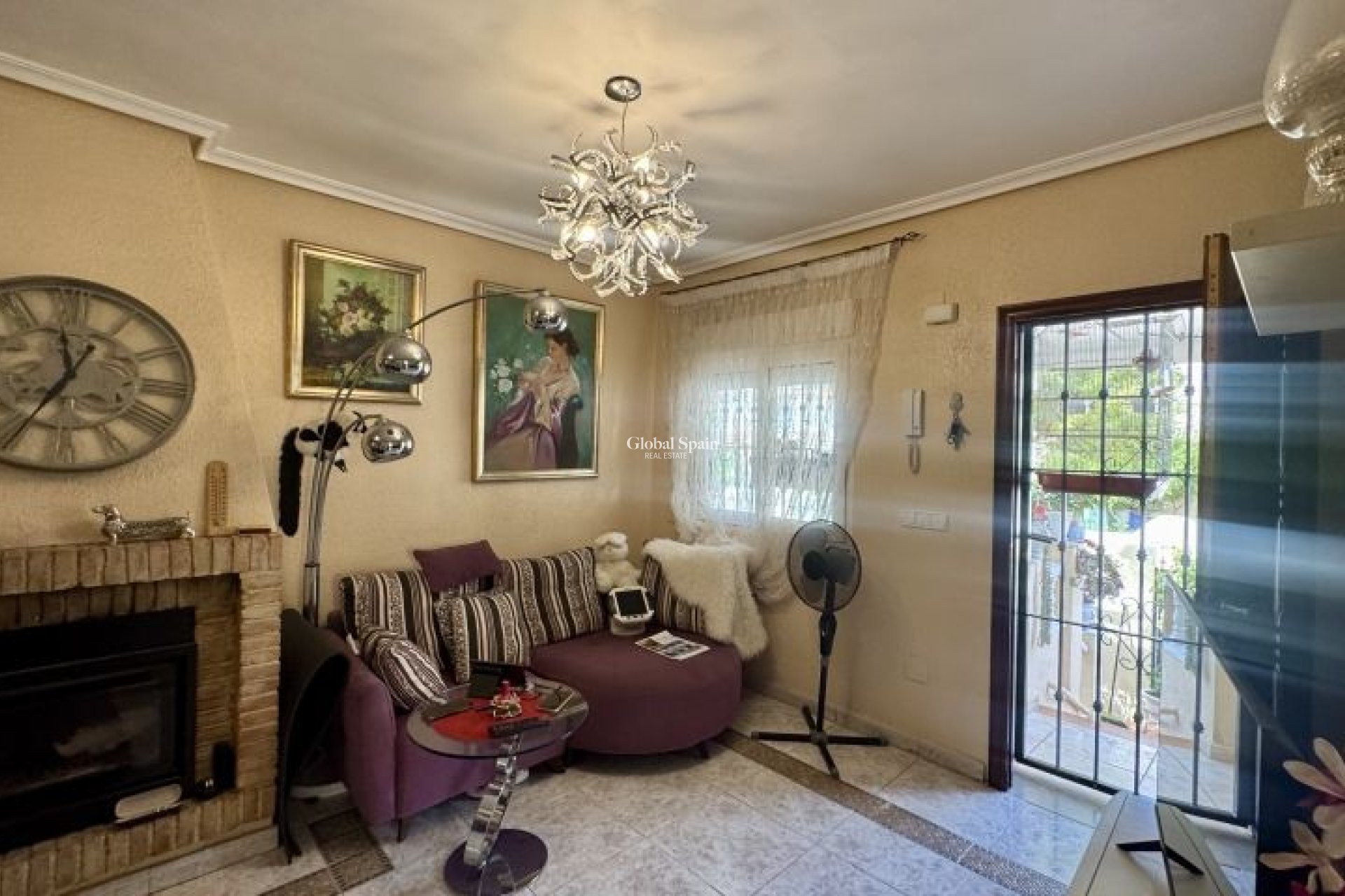 Odsprzedaż - WILLA  -
ORIHUELA COSTA - 