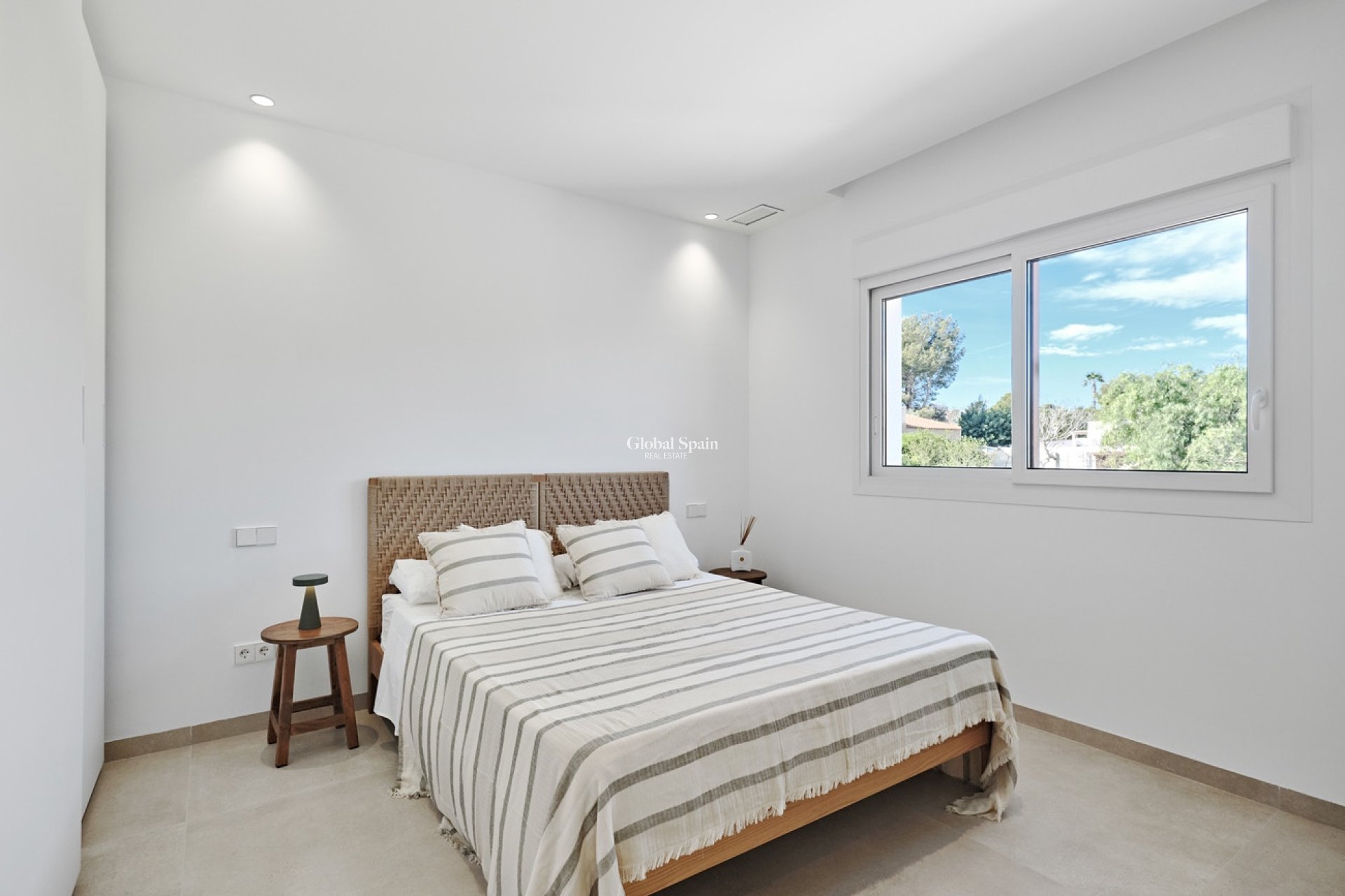 Odsprzedaż - WILLA  -
ORIHUELA COSTA - 
