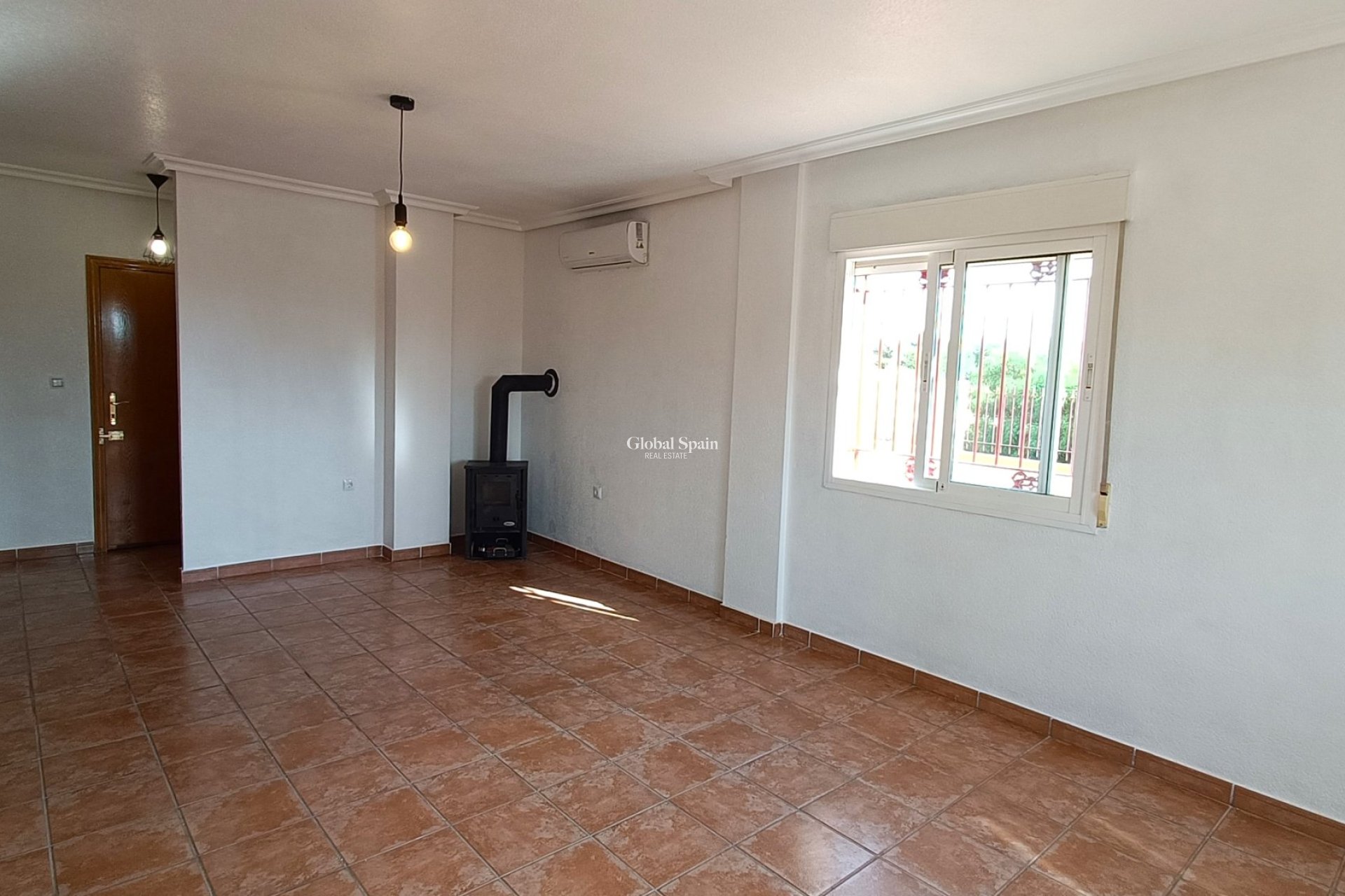 Odsprzedaż - WILLA  -
ORIHUELA COSTA - 