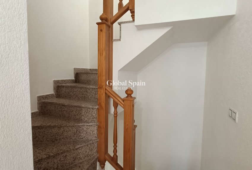 Odsprzedaż - WILLA  -
ORIHUELA COSTA - 