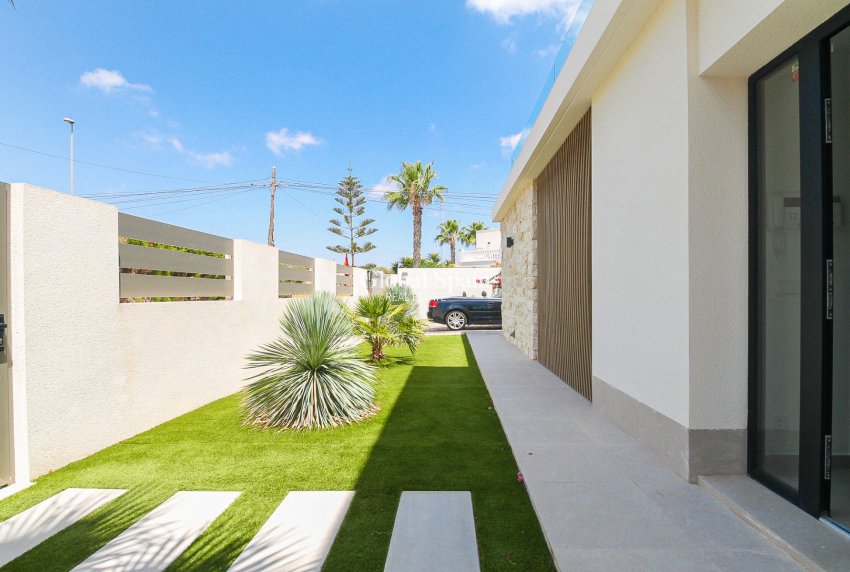 Odsprzedaż - WILLA  -
ORIHUELA COSTA - 