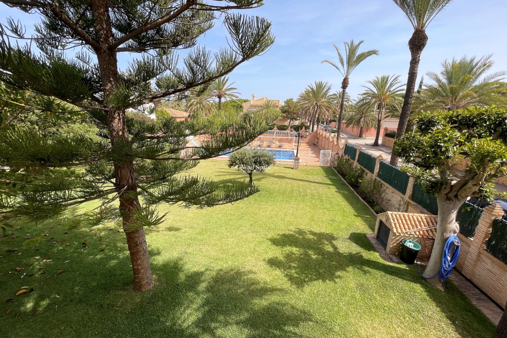 Odsprzedaż - WILLA  -
ORIHUELA COSTA - 