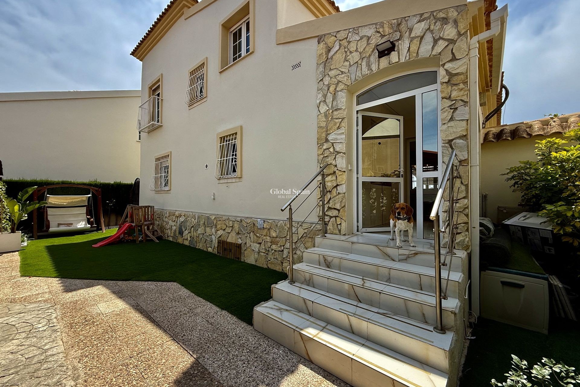 Odsprzedaż - WILLA  -
ORIHUELA COSTA - 