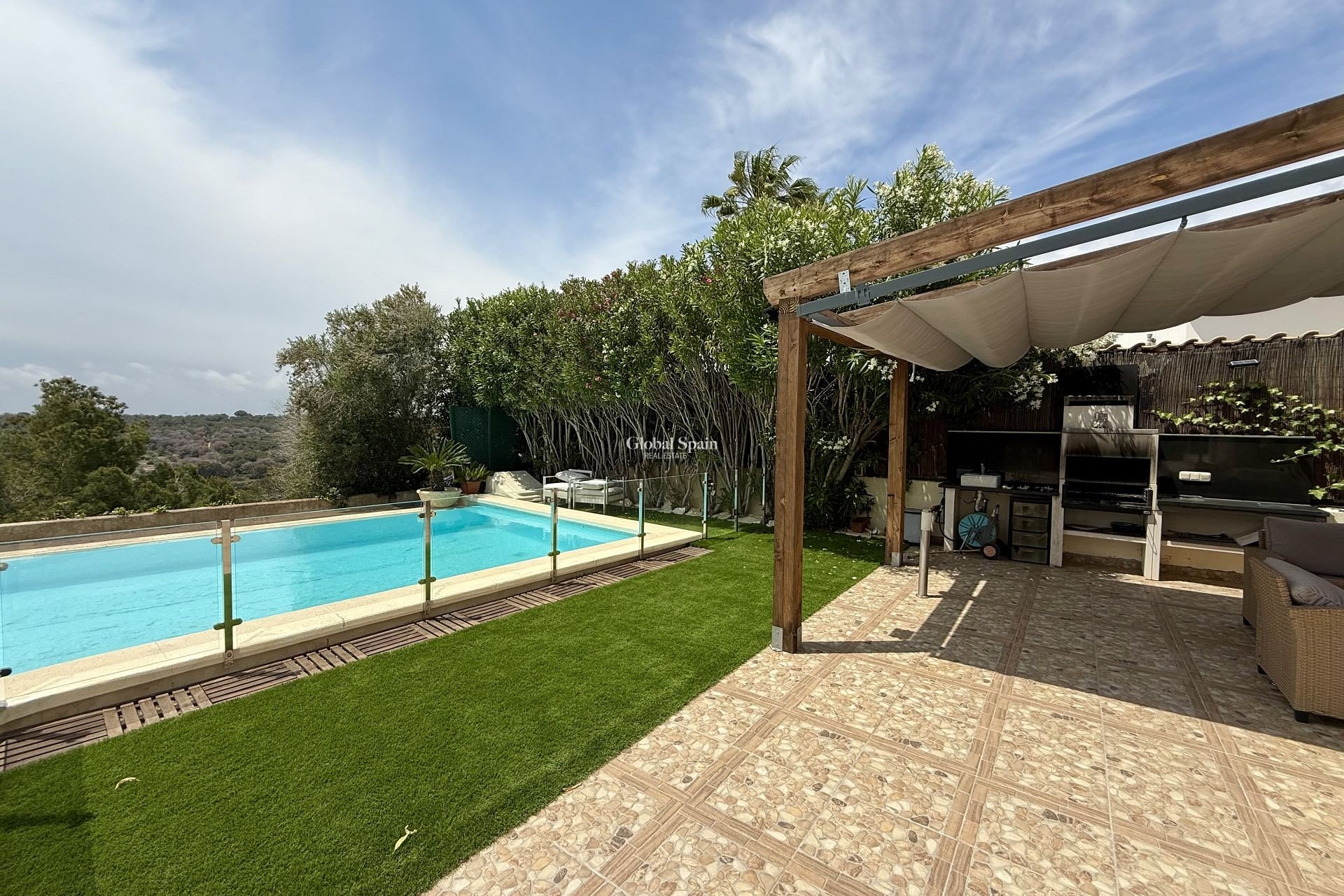 Odsprzedaż - WILLA  -
ORIHUELA COSTA - 