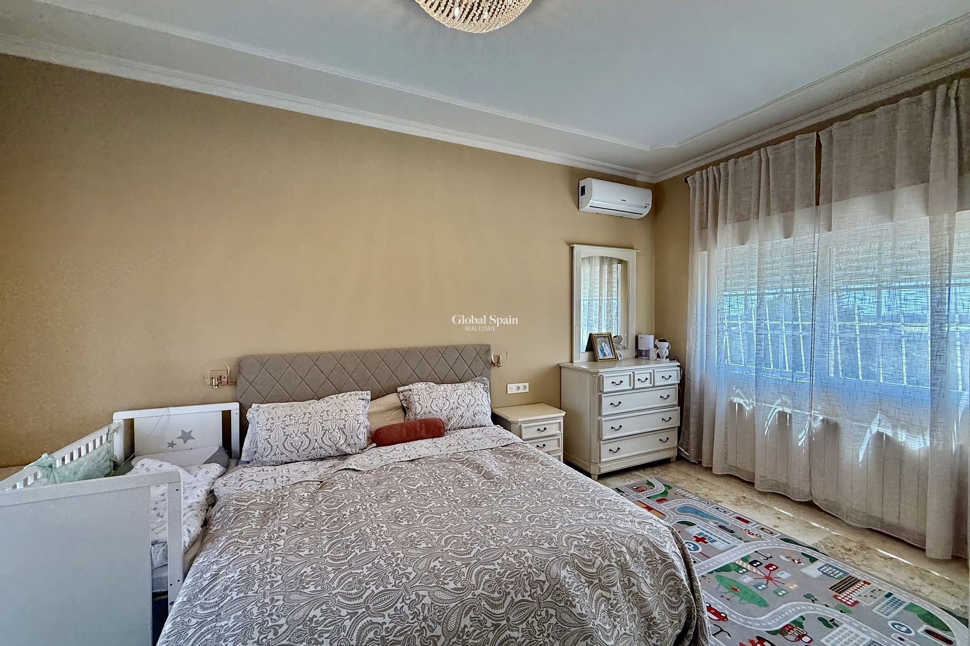 Odsprzedaż - WILLA  -
ORIHUELA COSTA - 