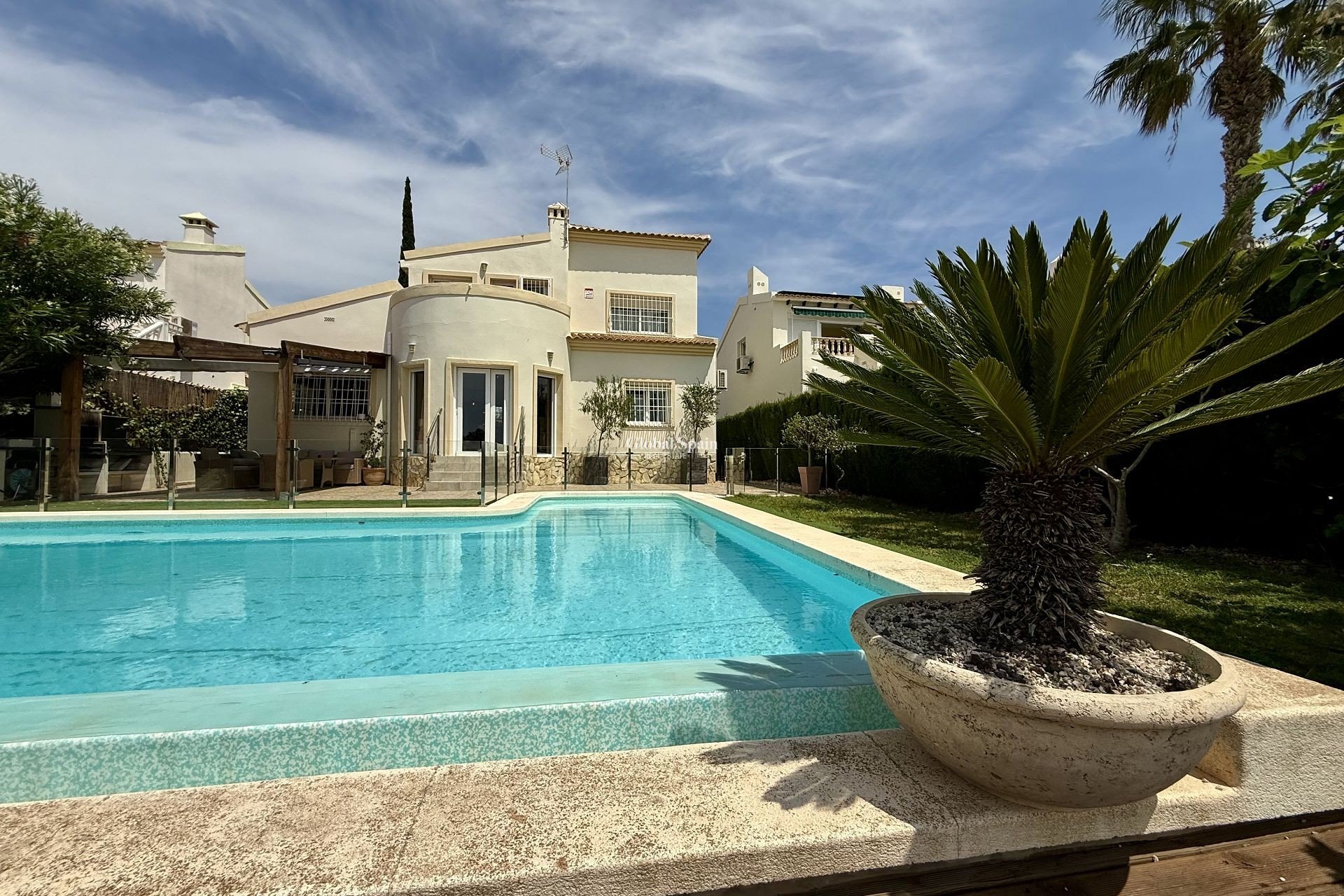 Odsprzedaż - WILLA  -
ORIHUELA COSTA - 