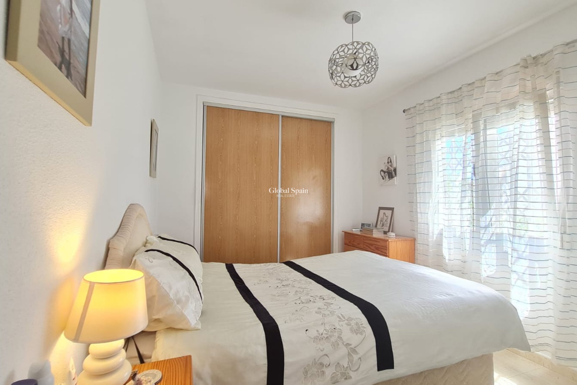 Odsprzedaż - WILLA  -
ORIHUELA COSTA - 