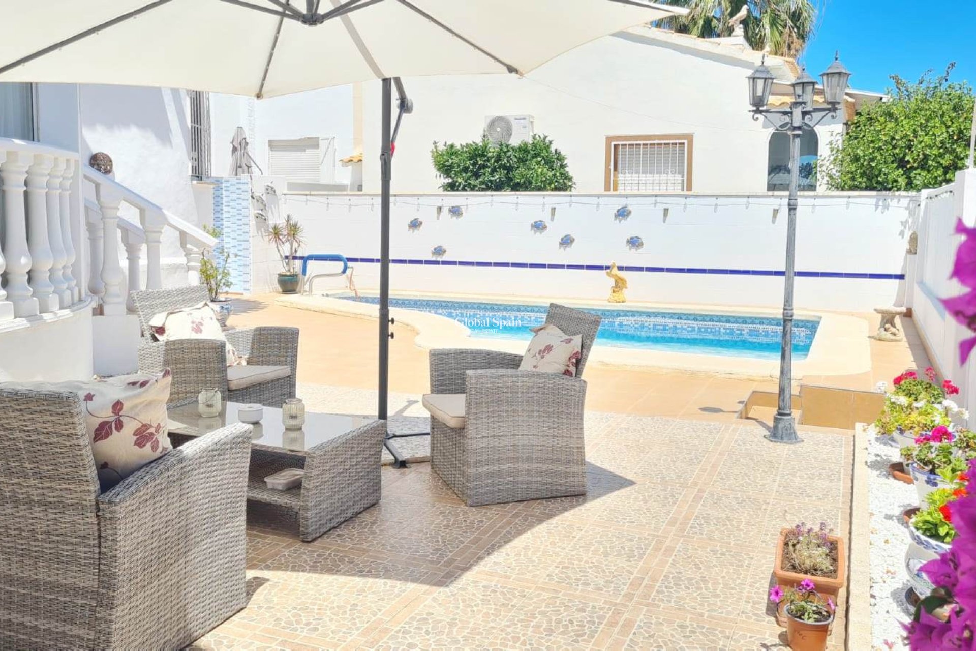 Odsprzedaż - WILLA  -
ORIHUELA COSTA - 