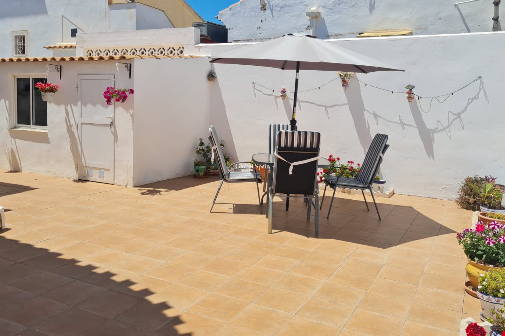 Odsprzedaż - WILLA  -
ORIHUELA COSTA - 