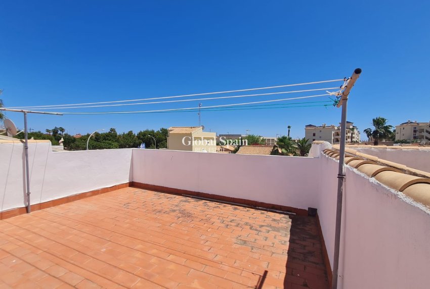 Odsprzedaż - WILLA  -
ORIHUELA COSTA - 