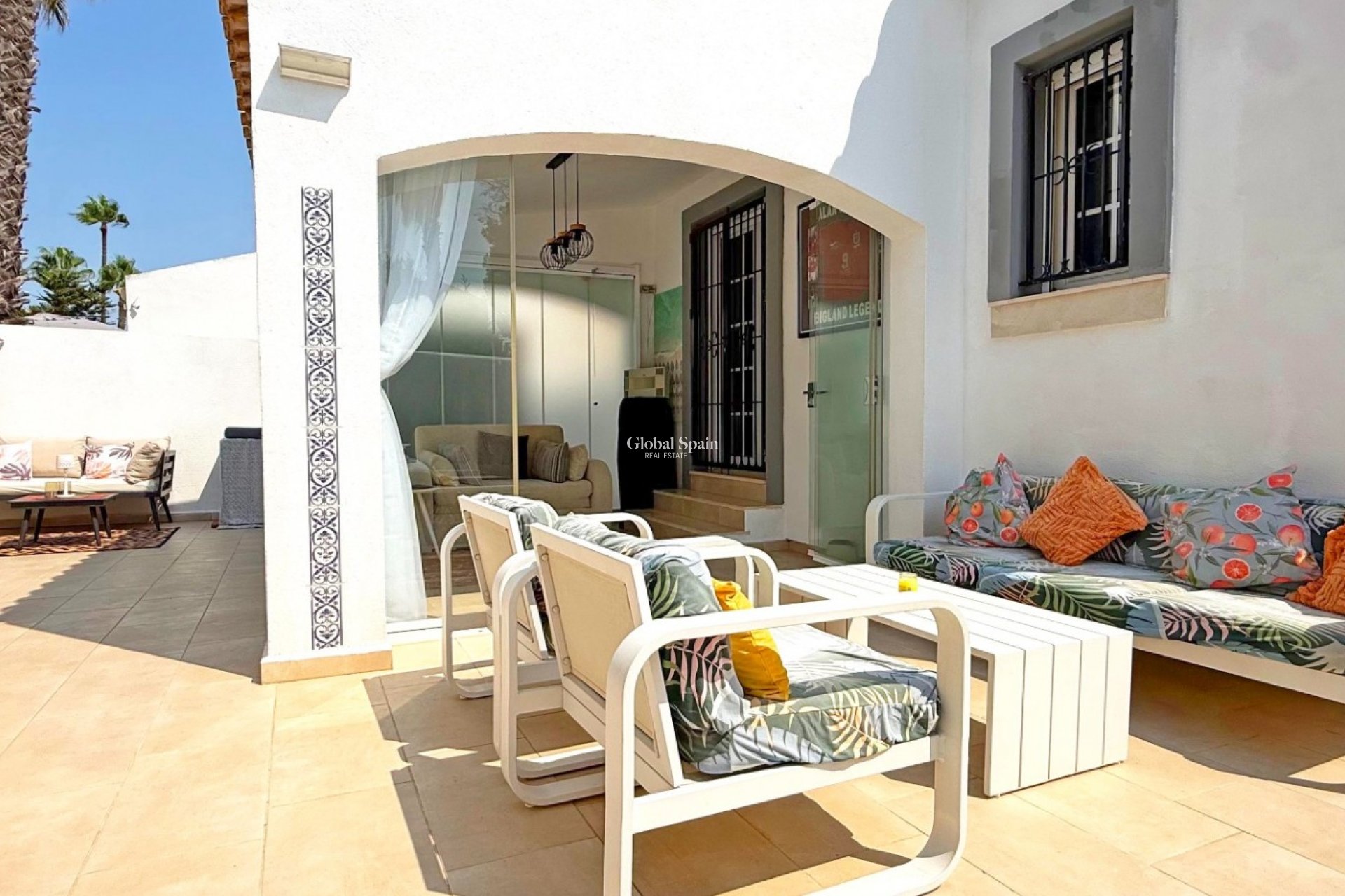 Odsprzedaż - WILLA  -
ORIHUELA COSTA - 