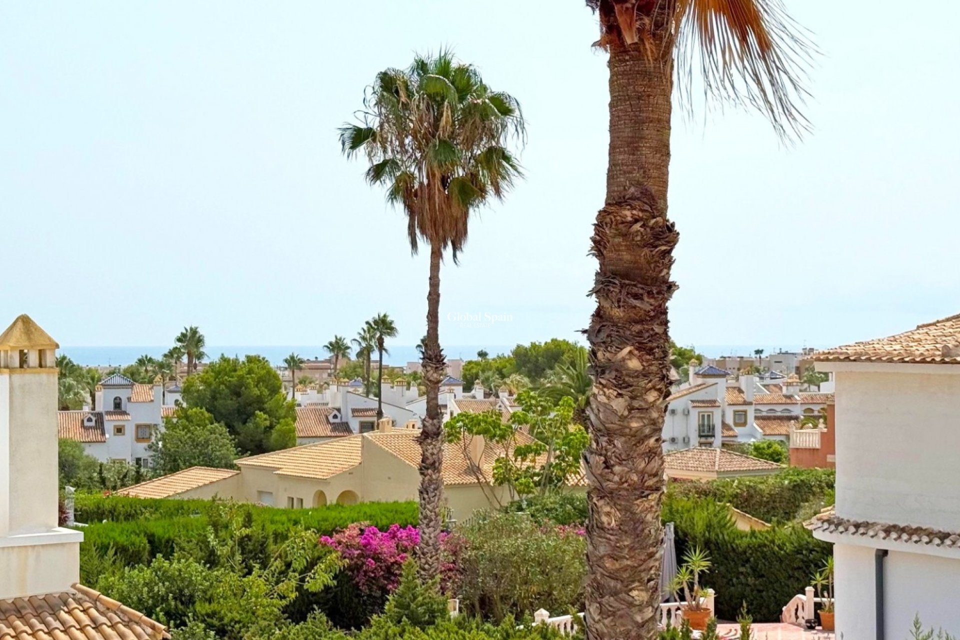 Odsprzedaż - WILLA  -
ORIHUELA COSTA - 