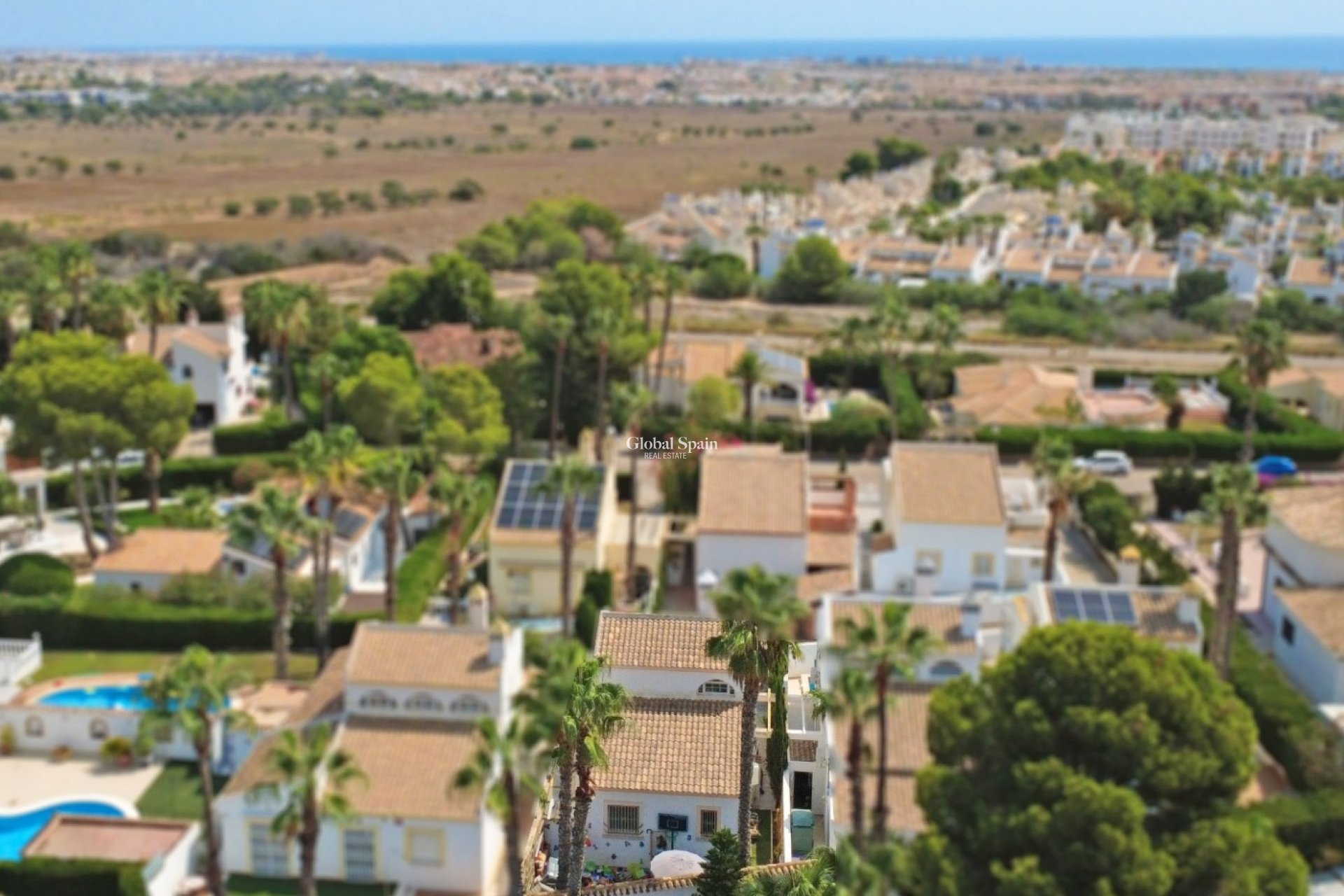 Odsprzedaż - WILLA  -
ORIHUELA COSTA - 