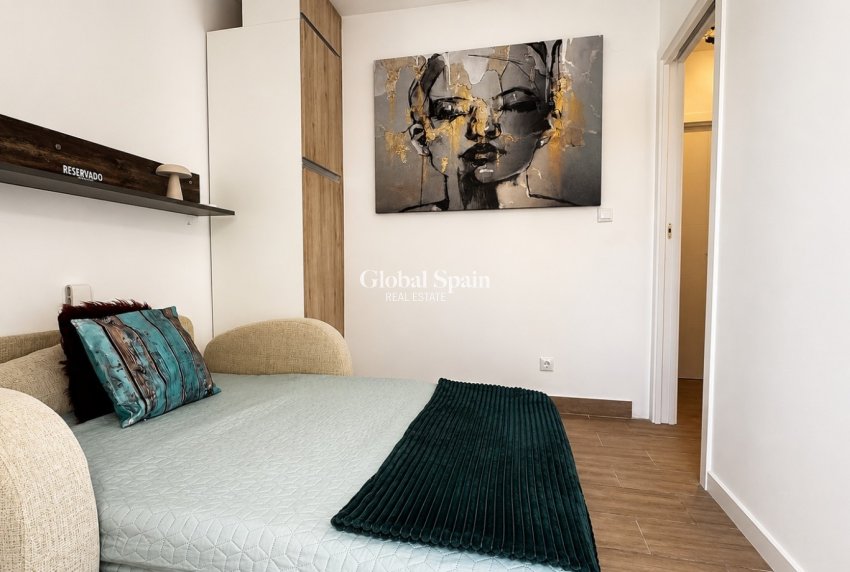 Odsprzedaż - WILLA  -
ORIHUELA COSTA - 