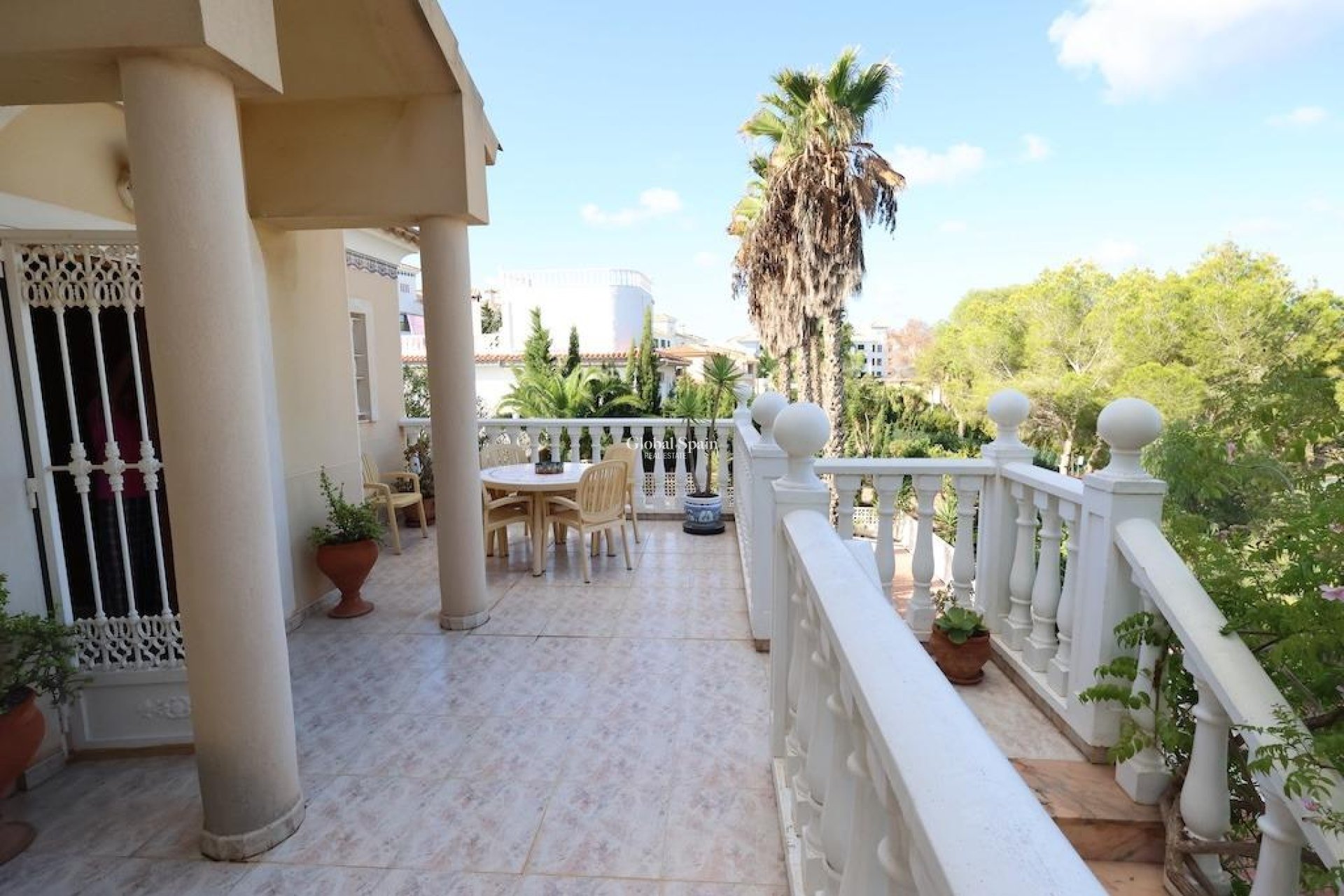 Odsprzedaż - WILLA  -
ORIHUELA COSTA - 