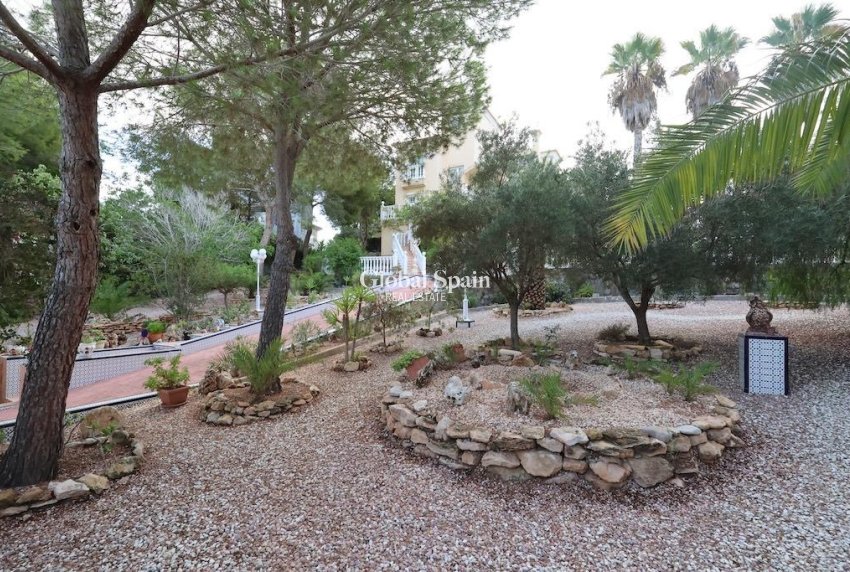 Odsprzedaż - WILLA  -
ORIHUELA COSTA - 