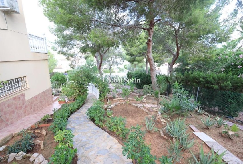 Odsprzedaż - WILLA  -
ORIHUELA COSTA - 