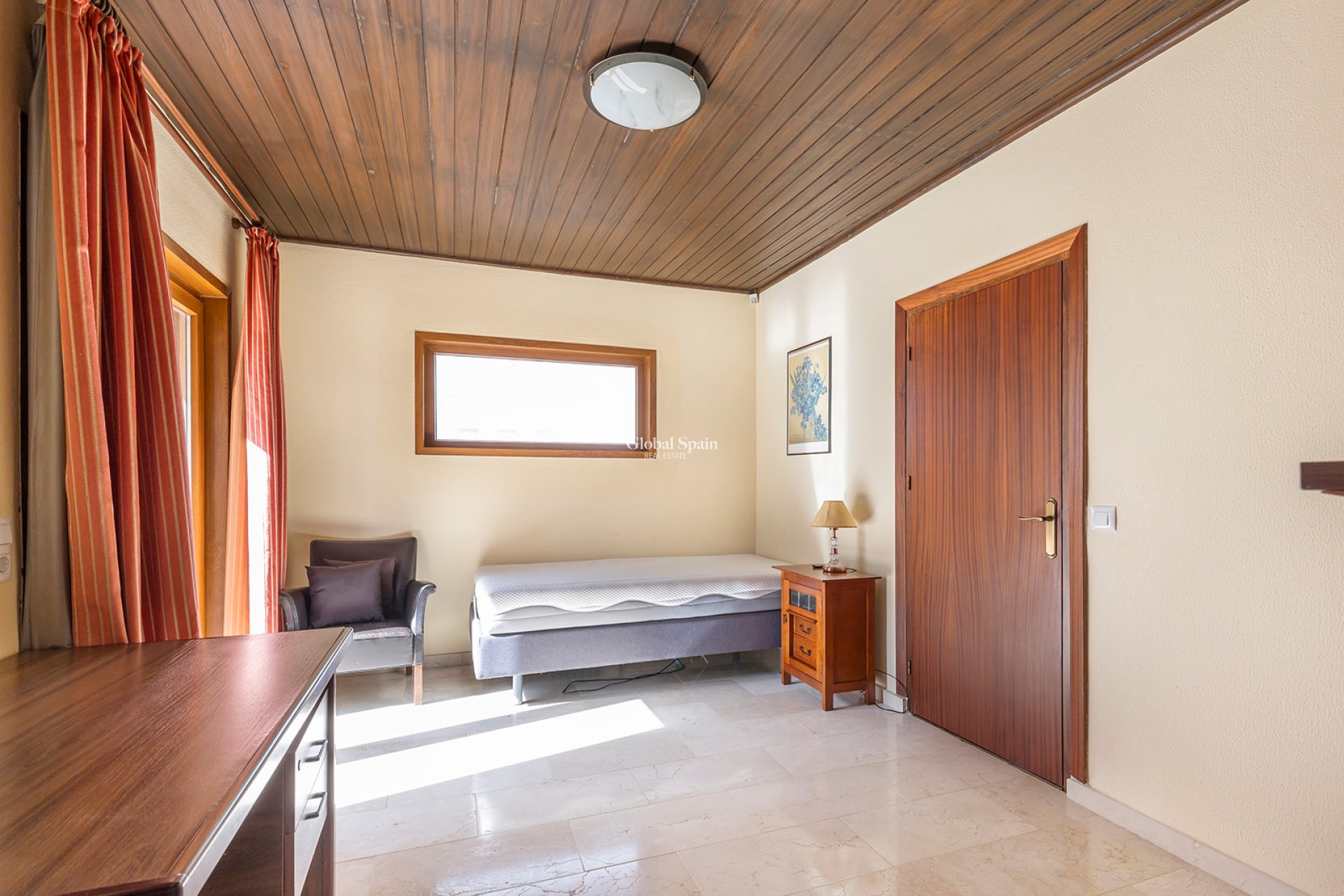Odsprzedaż - WILLA  -
ORIHUELA COSTA - 