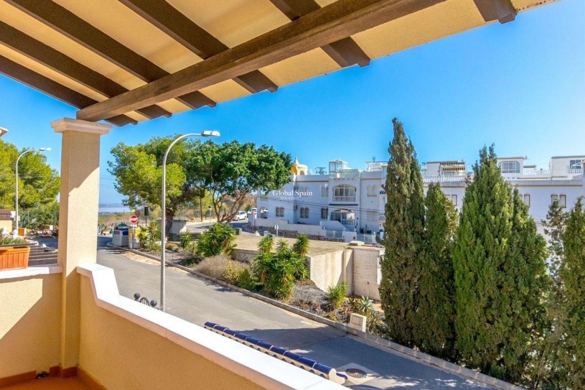 Odsprzedaż - WILLA  -
ORIHUELA COSTA - 