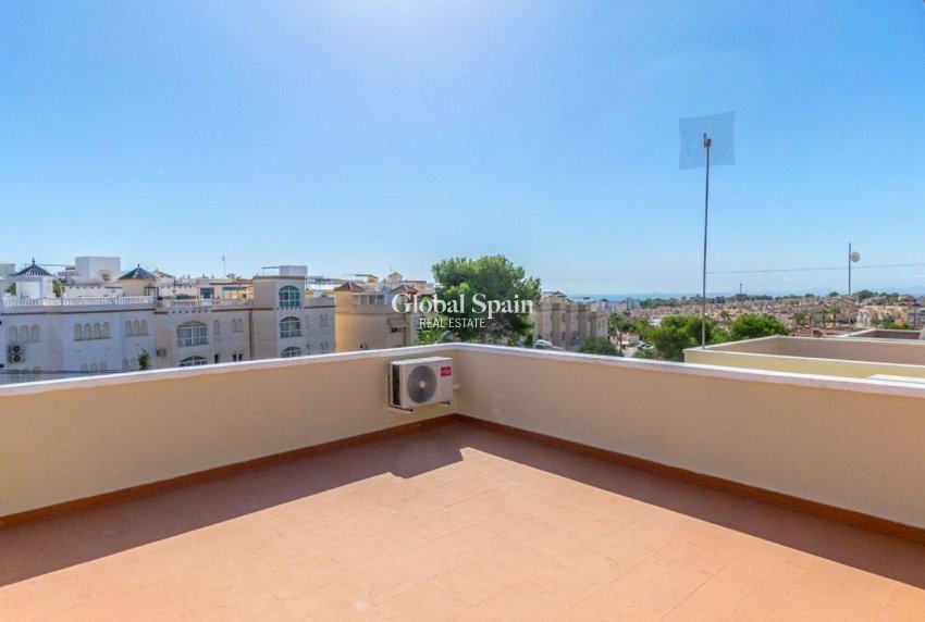 Odsprzedaż - WILLA  -
ORIHUELA COSTA - 