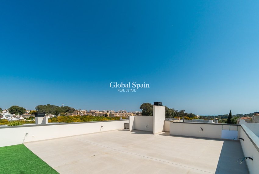 Odsprzedaż - WILLA  -
ORIHUELA COSTA - 