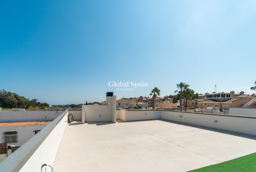Odsprzedaż - WILLA  -
ORIHUELA COSTA - 