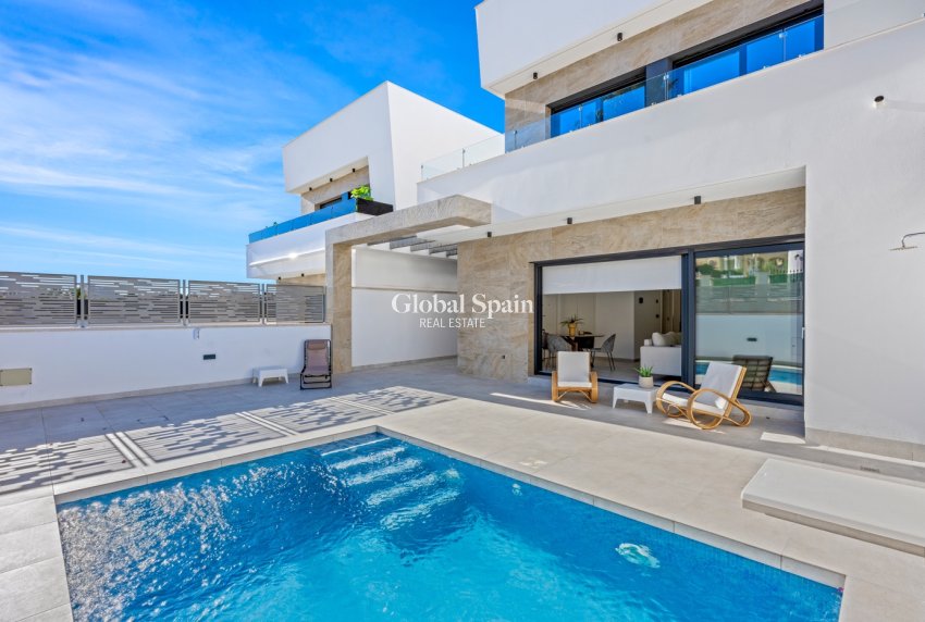 Odsprzedaż - WILLA  -
ORIHUELA COSTA - 