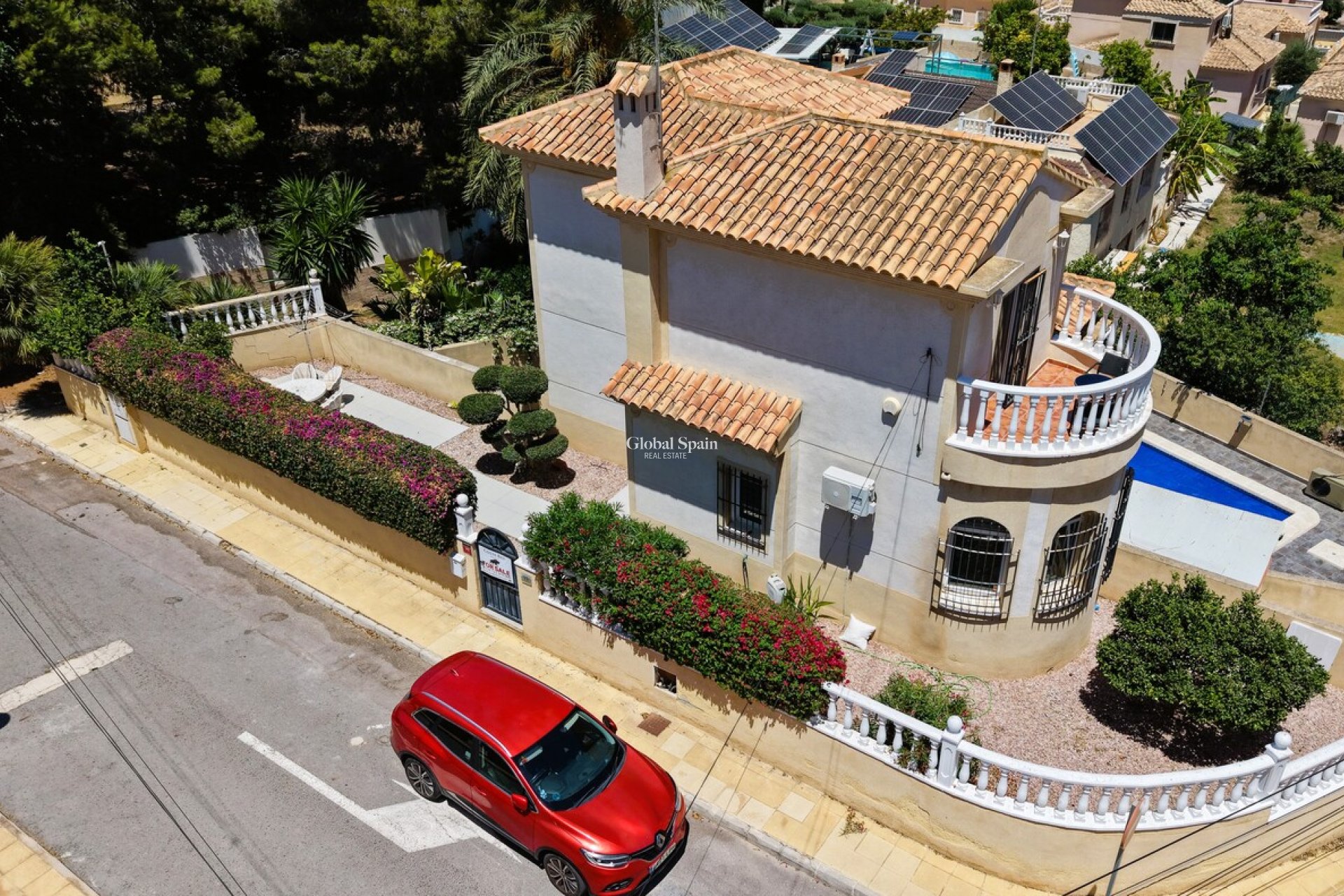 Odsprzedaż - WILLA  -
ORIHUELA COSTA - 