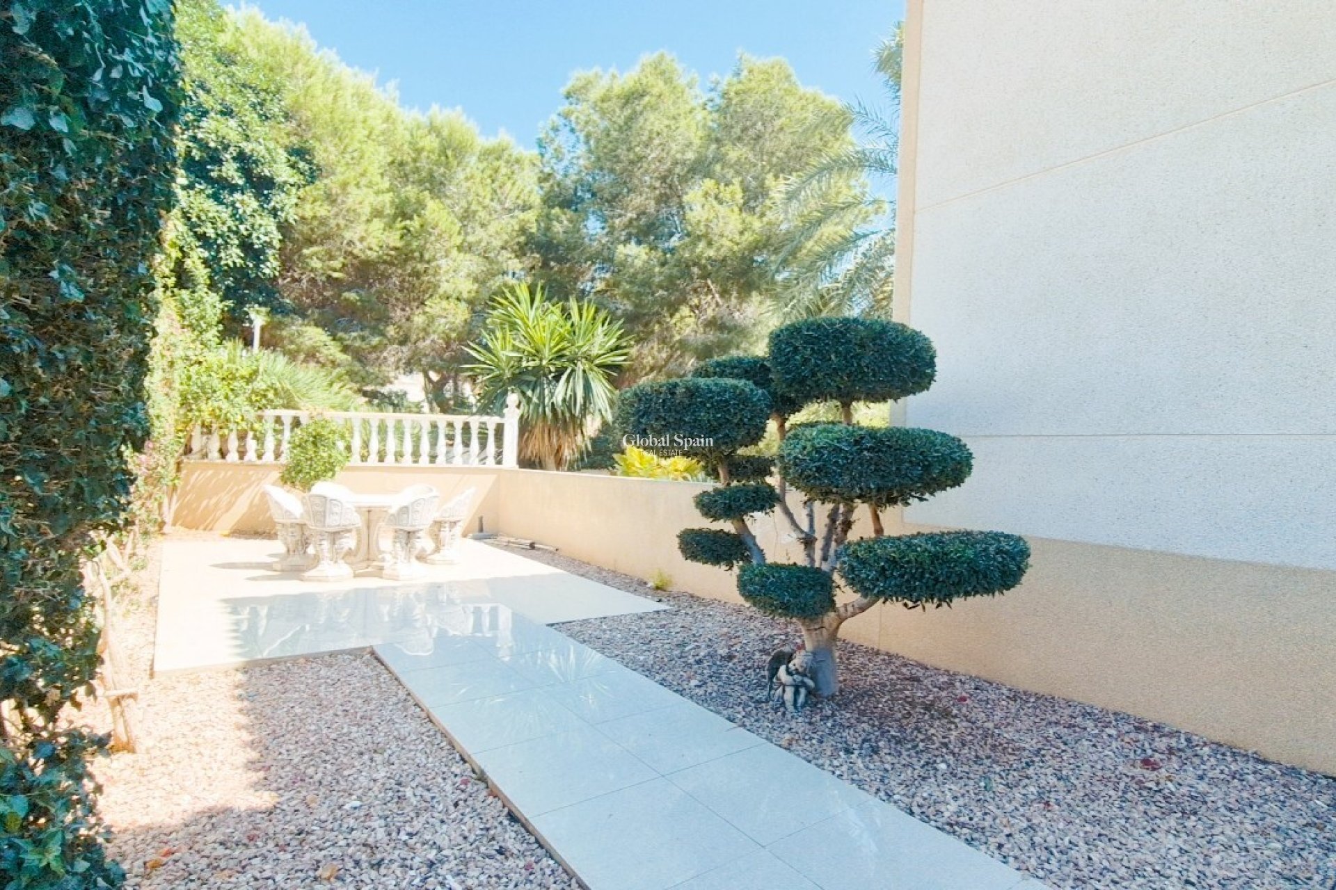 Odsprzedaż - WILLA  -
ORIHUELA COSTA - 