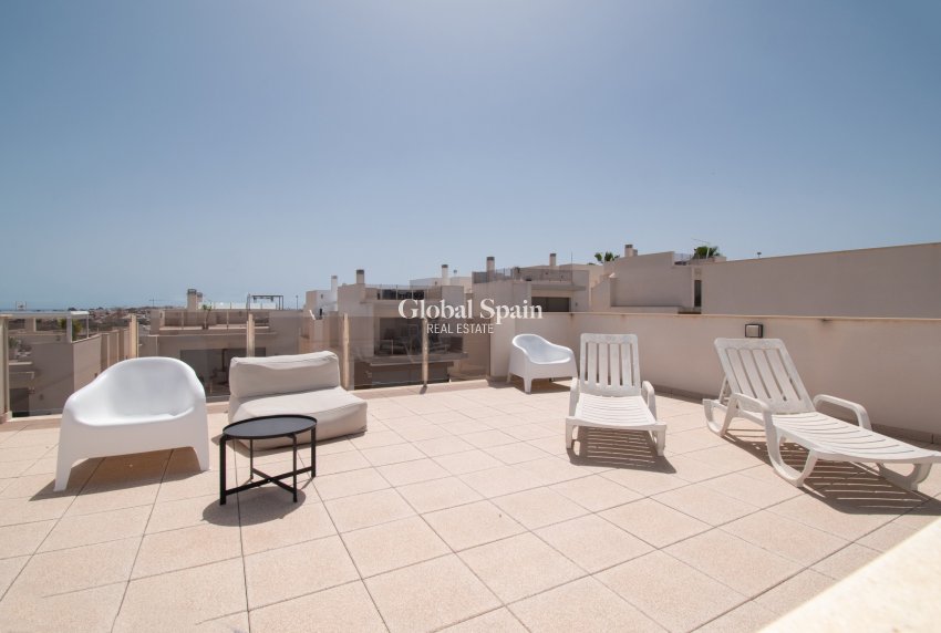 Odsprzedaż - WILLA  -
ORIHUELA COSTA - 