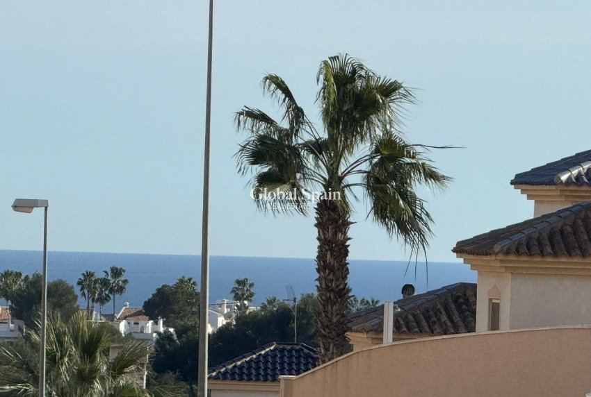 Odsprzedaż - WILLA  -
ORIHUELA COSTA - 