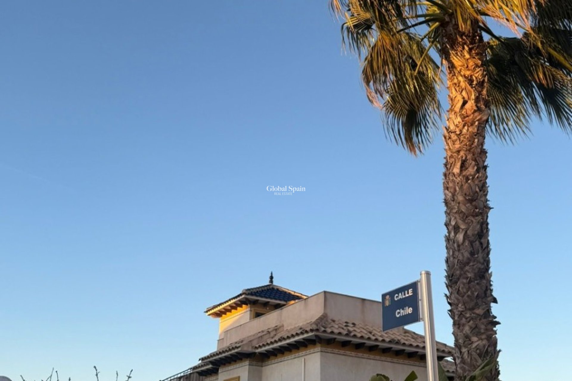 Odsprzedaż - WILLA  -
ORIHUELA COSTA - 