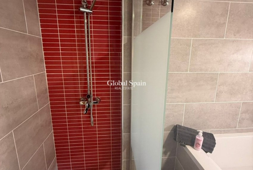 Odsprzedaż - WILLA  -
ORIHUELA COSTA - 