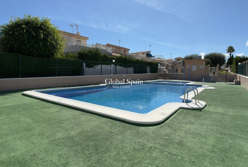 Odsprzedaż - WILLA  -
ORIHUELA COSTA - 
