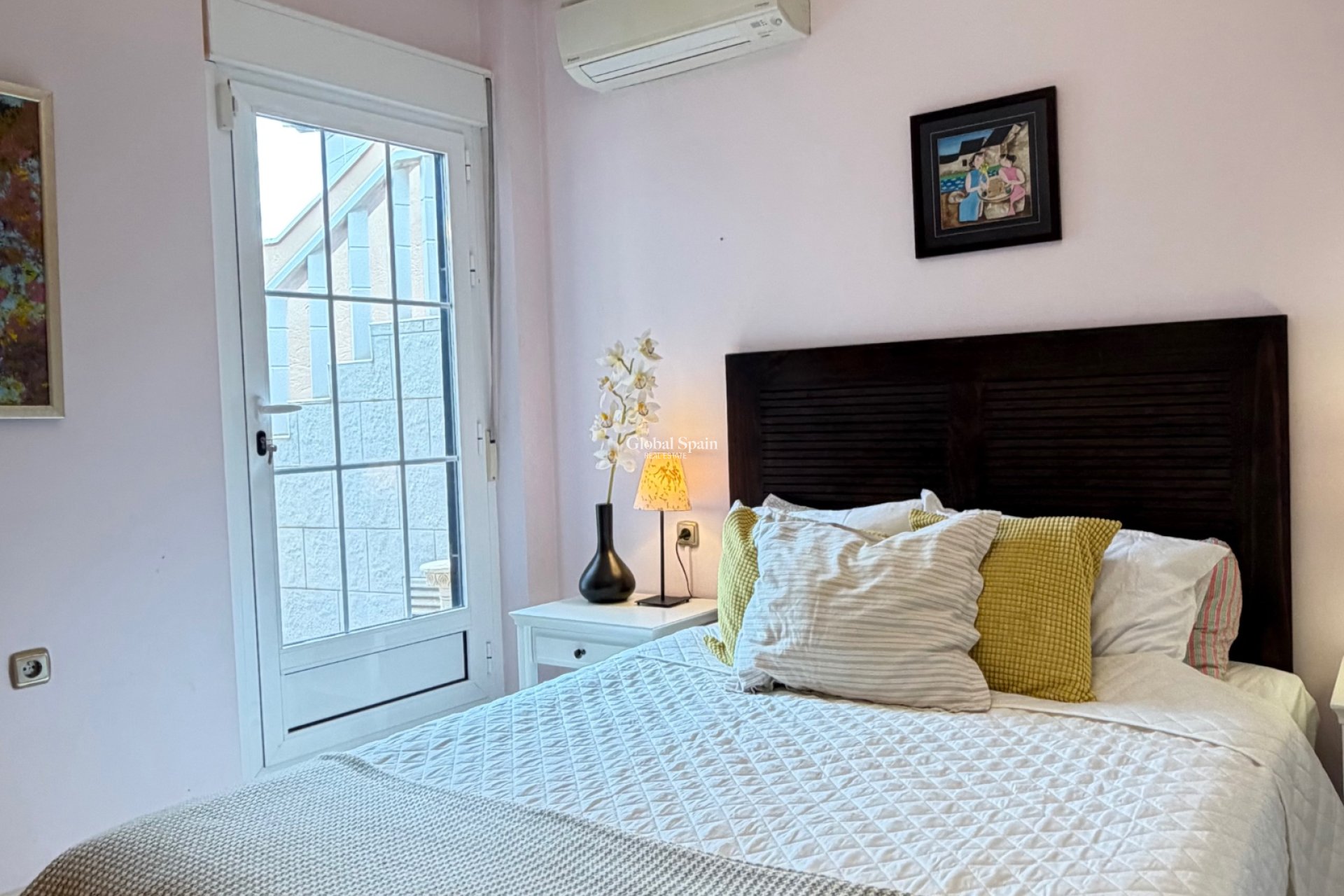Odsprzedaż - WILLA  -
ORIHUELA COSTA - 