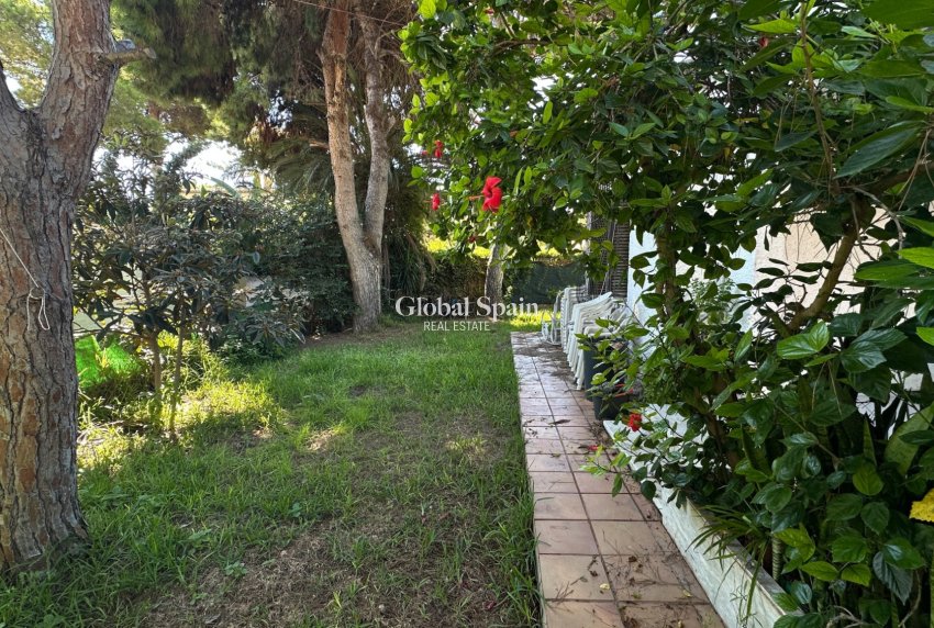Odsprzedaż - WILLA  -
ORIHUELA COSTA - 