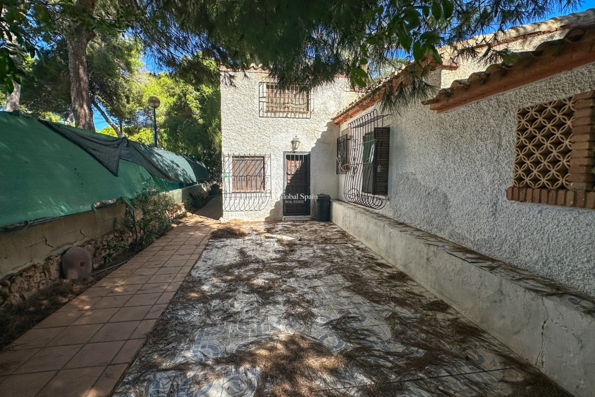 Odsprzedaż - WILLA  -
ORIHUELA COSTA - 