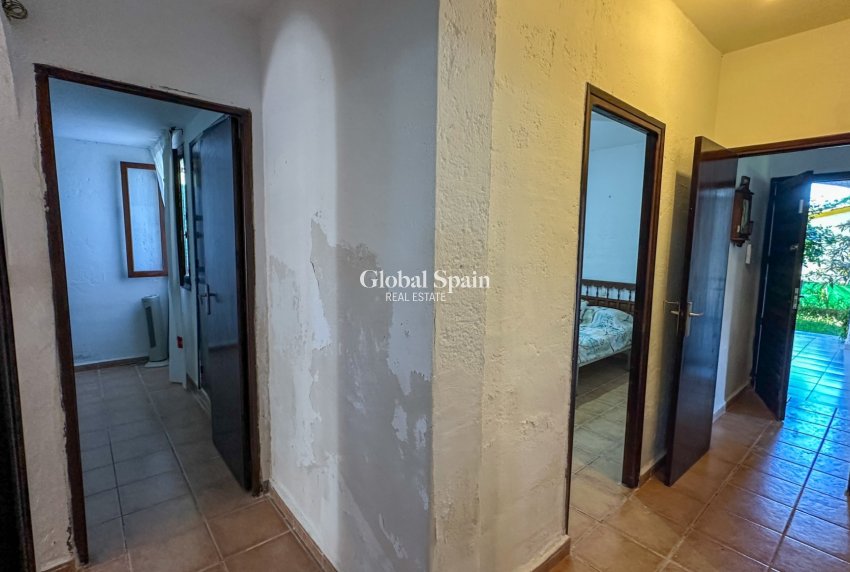 Odsprzedaż - WILLA  -
ORIHUELA COSTA - 