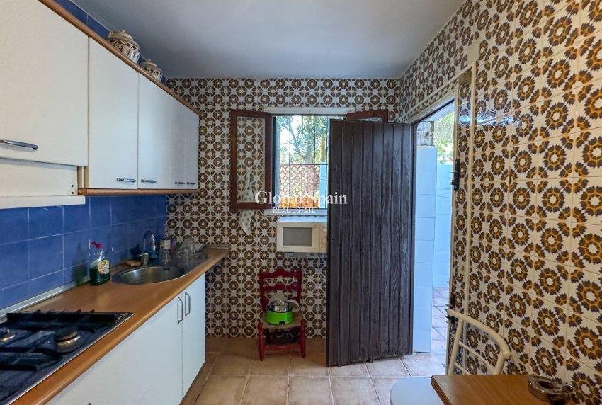 Odsprzedaż - WILLA  -
ORIHUELA COSTA - 