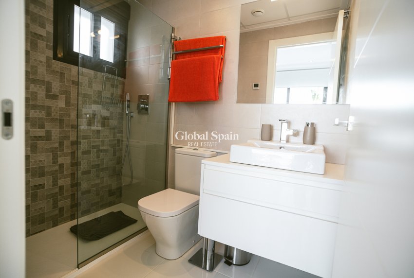 Odsprzedaż - Willa -
ORIHUELA COSTA - 