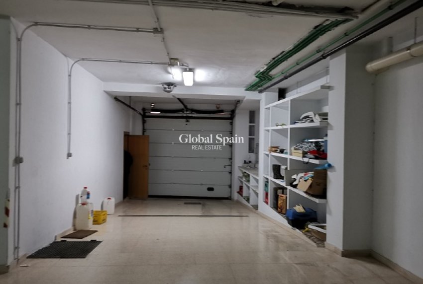 Odsprzedaż - WILLA  -
ORIHUELA - Inland