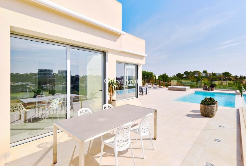 Odsprzedaż - WILLA  -
ORIHUELA - LAS COLINAS GOLF RESORT