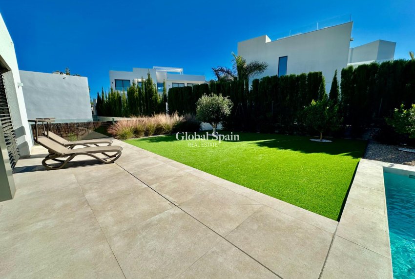 Odsprzedaż - WILLA  -
ORIHUELA - LAS COLINAS GOLF RESORT