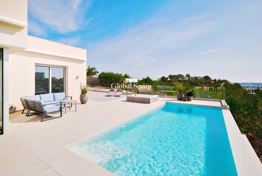 Odsprzedaż - WILLA  -
ORIHUELA - LAS COLINAS GOLF RESORT