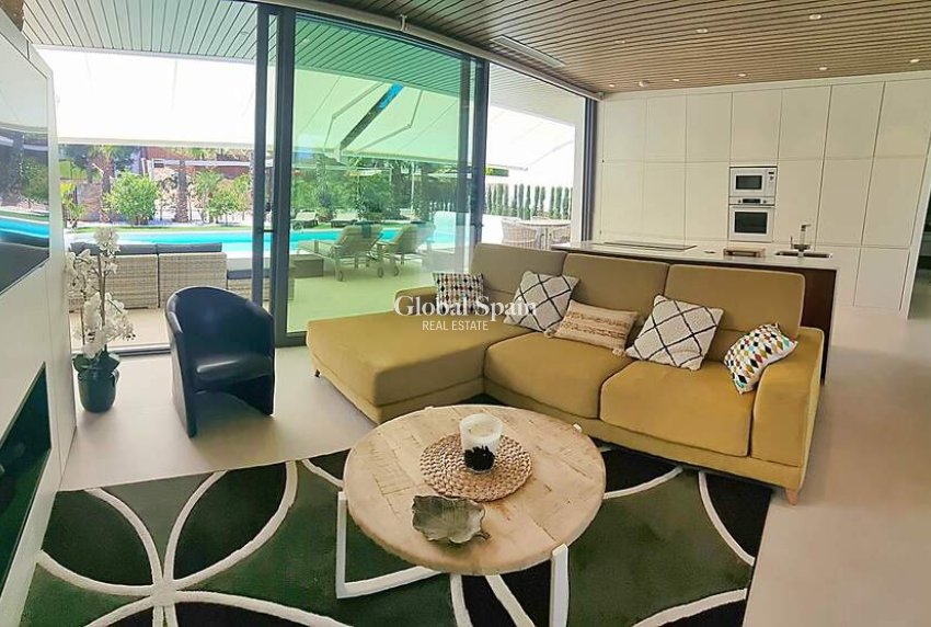Odsprzedaż - WILLA  -
ORIHUELA - LAS COLINAS GOLF RESORT