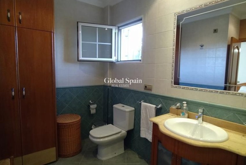 Odsprzedaż - WILLA  -
ORIHUELA - LOS DESEMPARADOS